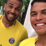 Dani Alves et Thiago Silva e1501176400499