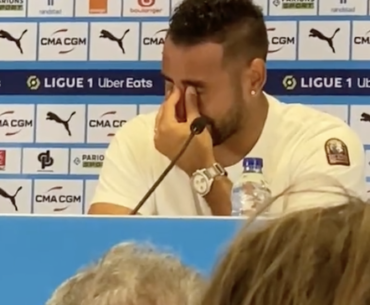 Dimitri Payet en larmes